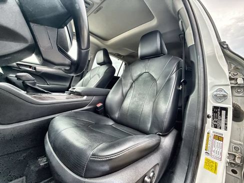 Used 2020 Toyota Highlander Limited AWD/4WD image 11
