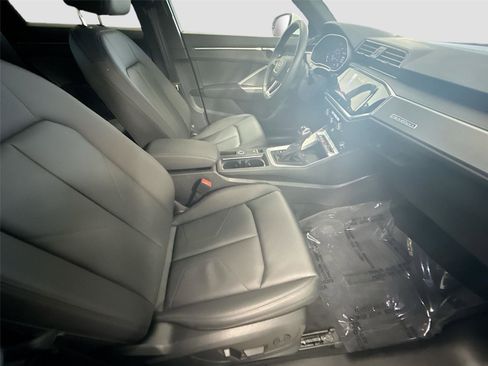 Certified 2025 Audi Q3 2.0T Premium w/ Convenience Package image 29