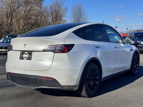 Used 2022 Tesla Model Y Long Range image 7