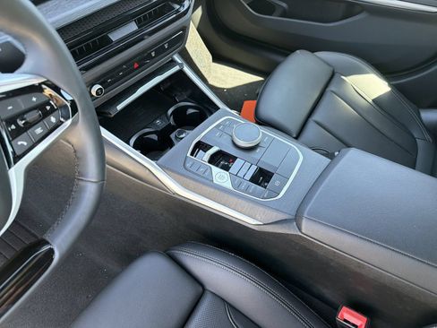 Certified 2025 BMW 330i Sedan w/ Convenience Package RWD image 22