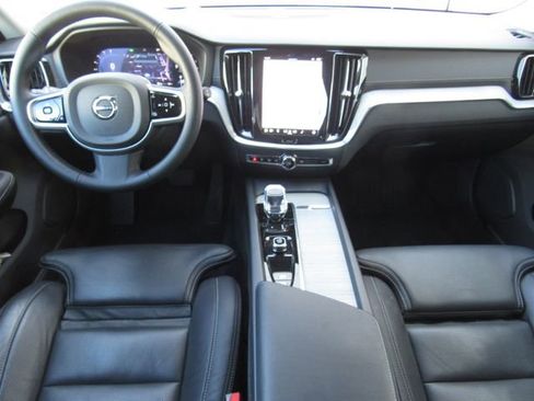 Used 2025 Volvo V60 B5 Cross Country Ultra w/ Protection Package Premier AWD/4WD image 31