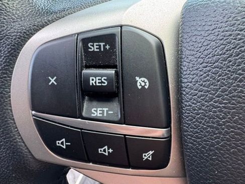 Used 2022 Ford Explorer XLT w/ Equipment Group 202A image 22