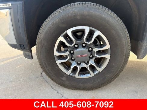 Used 2024 GMC Sierra 2500 SLE AWD/4WD image 9