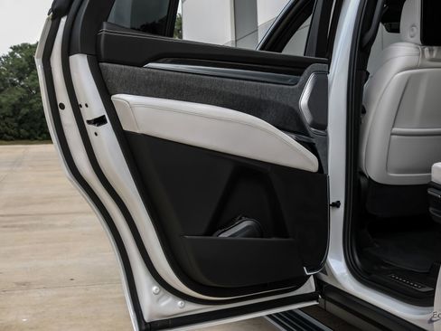 Used 2025 Cadillac Escalade V w/ LPO, ONYX Package AWD/4WD image 87