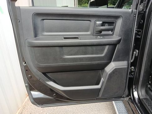Used 2017 RAM 2500 Tradesman w/ Chrome Appearance Group AWD/4WD image 24