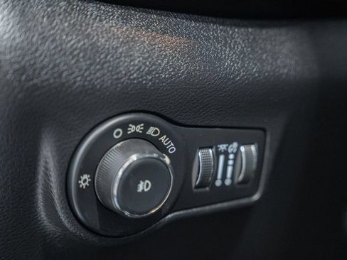 Certified 2022 Jeep Compass Latitude AWD/4WD image 35