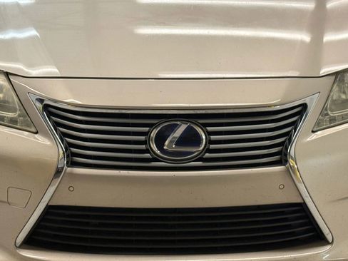 Used 2013 Lexus ES 300h image 5