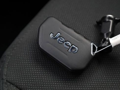 Used 2022 Jeep Wrangler Unlimited Sport image 27