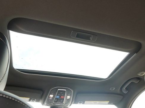 New 2026 Jeep Grand Cherokee Altitude AWD/4WD image 18