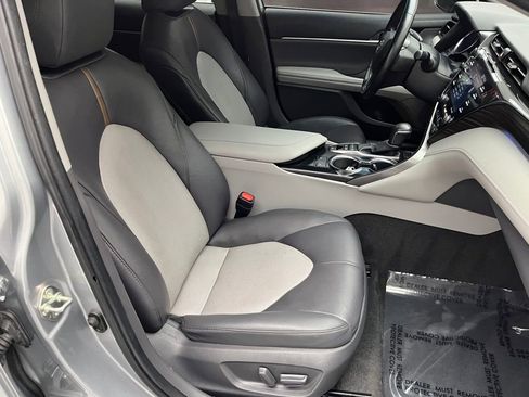 Used 2020 Toyota Camry XLE image 26