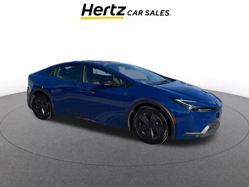 Used 2025 Toyota Prius LE image 1