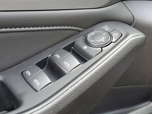 Certified 2023 Chevrolet Traverse LT FWD image 25