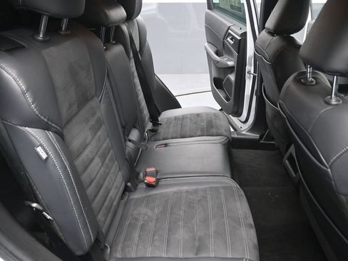 Used 2023 Mitsubishi Outlander SE AWD/4WD image 29