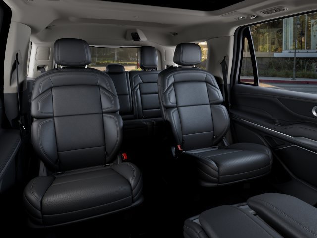 New 2027 Lincoln Navigator Reserve AWD/4WD image 12