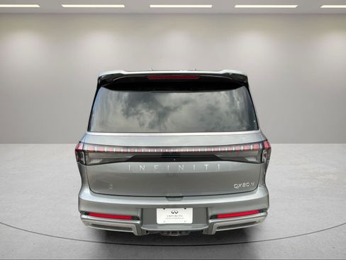 Used 2025 INFINITI QX80 Sensory AWD/4WD image 17