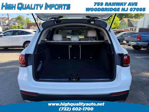 Used 2021 Mercedes-Benz GLC 300 4MATIC w/ Multimedia Package image 18