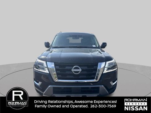Used 2024 Nissan Armada SL w/ Captain's Chairs Package AWD/4WD image 9