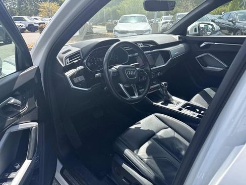 Used 2024 Audi Q3 2.0T Premium image 3