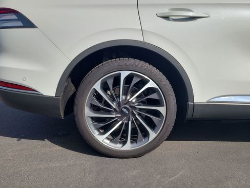 Used 2022 Lincoln Aviator Reserve w/ Equipment Group 201A AWD/4WD image 17