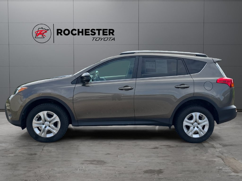 Used 2013 Toyota RAV4 LE AWD/4WD image 2