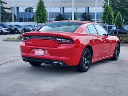 Used 2022 Dodge Charger SXT w/ Leather Interior Group RWD image 5