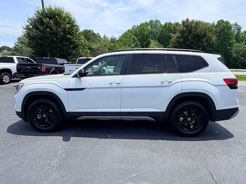 Used 2024 Volkswagen Atlas Peak Edition SEL AWD/4WD image 7