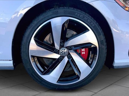 Used 2019 Volkswagen GTI SE w/ SE Experience Package image 10