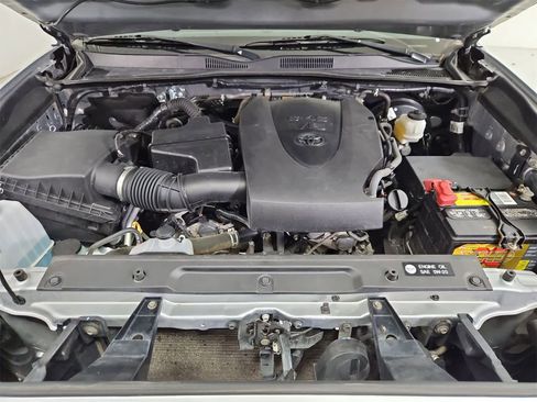 Used 2019 Toyota Tacoma SR5 image 14