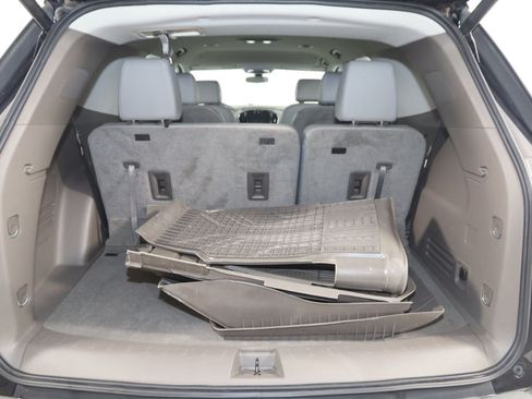 Used 2019 Chevrolet Traverse LT w/ LPO, Floor Liner Package AWD/4WD image 45