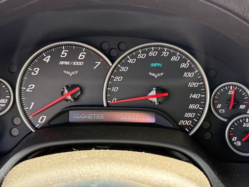 Used 2005 Chevrolet Corvette Coupe w/ Preferred Equipment Group RWD image 14