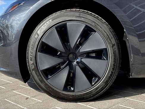 Used 2025 Tesla Model 3 Long Range image 9