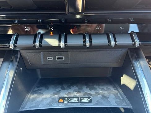 Used 2023 GMC Canyon AT4 w/ AT4 Premium Package AWD/4WD image 38