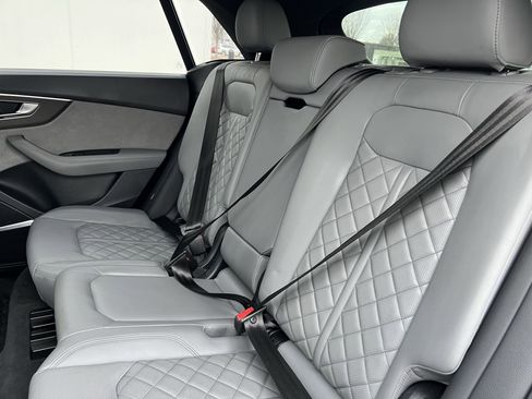 Used 2024 Audi SQ8 Premium Plus image 34