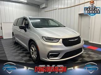 Used 2024 Chrysler Pacifica Limited FWD video 1