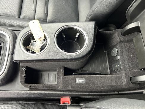 Used 2022 Porsche Panamera Platinum Edition image 16