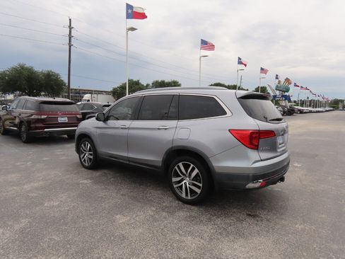 Used 2017 Honda Pilot Touring image 17