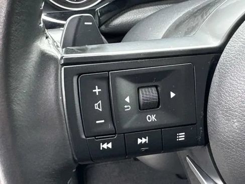 Used 2025 Nissan Pathfinder SV FWD image 37