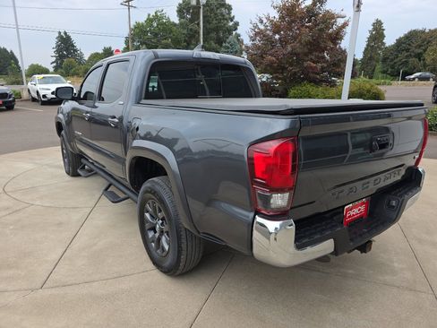 Used 2022 Toyota Tacoma SR5 image 4
