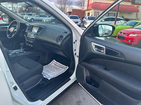 Used 2017 Nissan Pathfinder S image 21