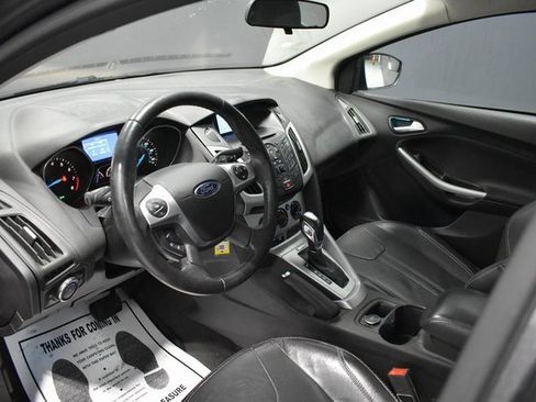 Used 2014 Ford Focus SE w/ Equipment Group 201A image 4