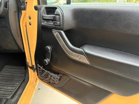 Used 2013 Jeep Wrangler Sport AWD/4WD image 29