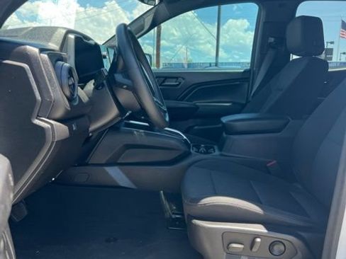 Used 2024 Chevrolet Colorado Trail Boss w/ Technology Package AWD/4WD image 23
