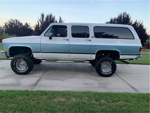 Used 1991 GMC Suburban 4WD image 7