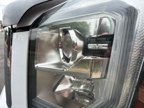 Used 2016 GMC Yukon SLT w/ Open Road Package AWD/4WD image 14