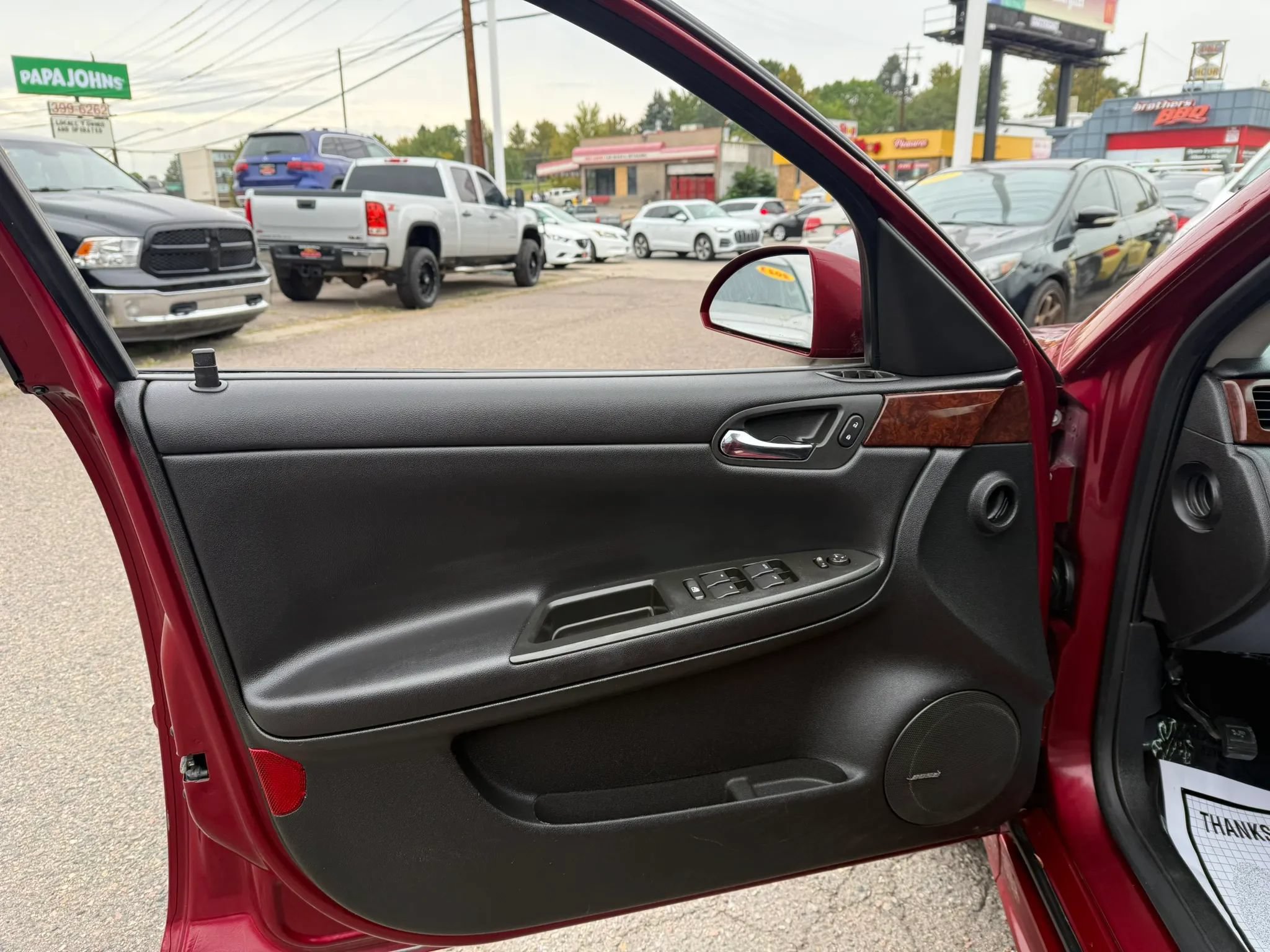 Used 2011 Chevrolet Impala LTZ FWD image 12