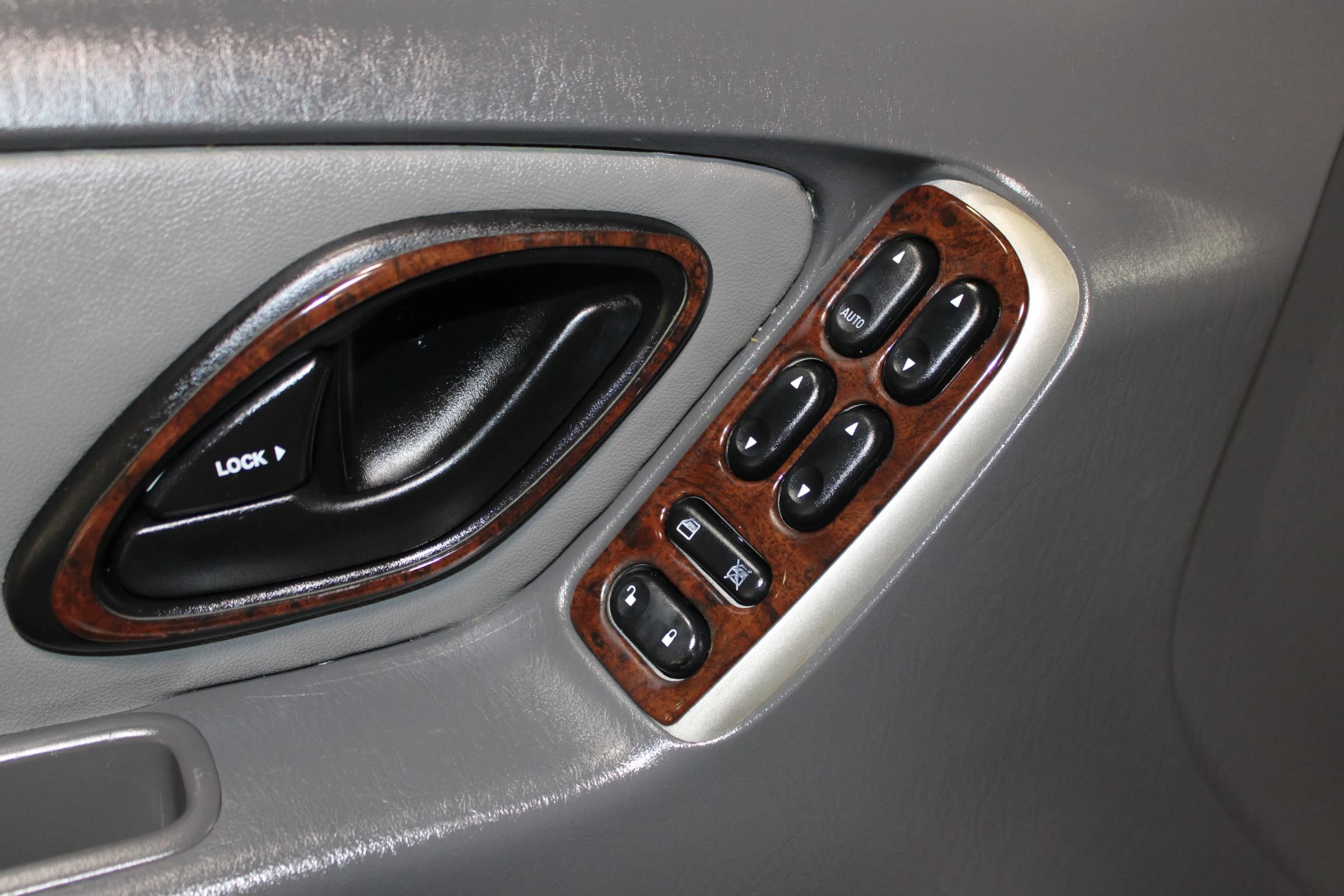 Used 2006 Ford Escape XLT FWD image 9