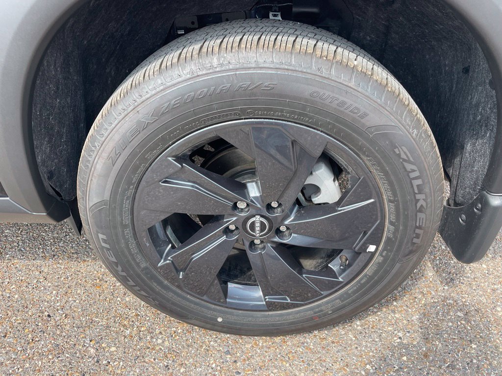 Certified 2026 Nissan Rogue SV FWD image 10