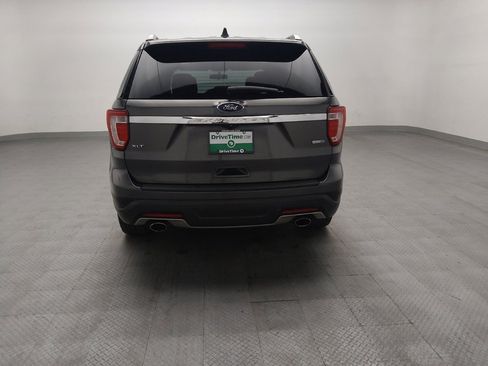 Used 2018 Ford Explorer XLT AWD/4WD image 6