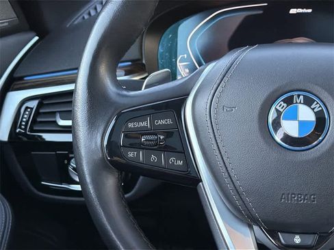 Used 2023 BMW 530e xDrive image 14