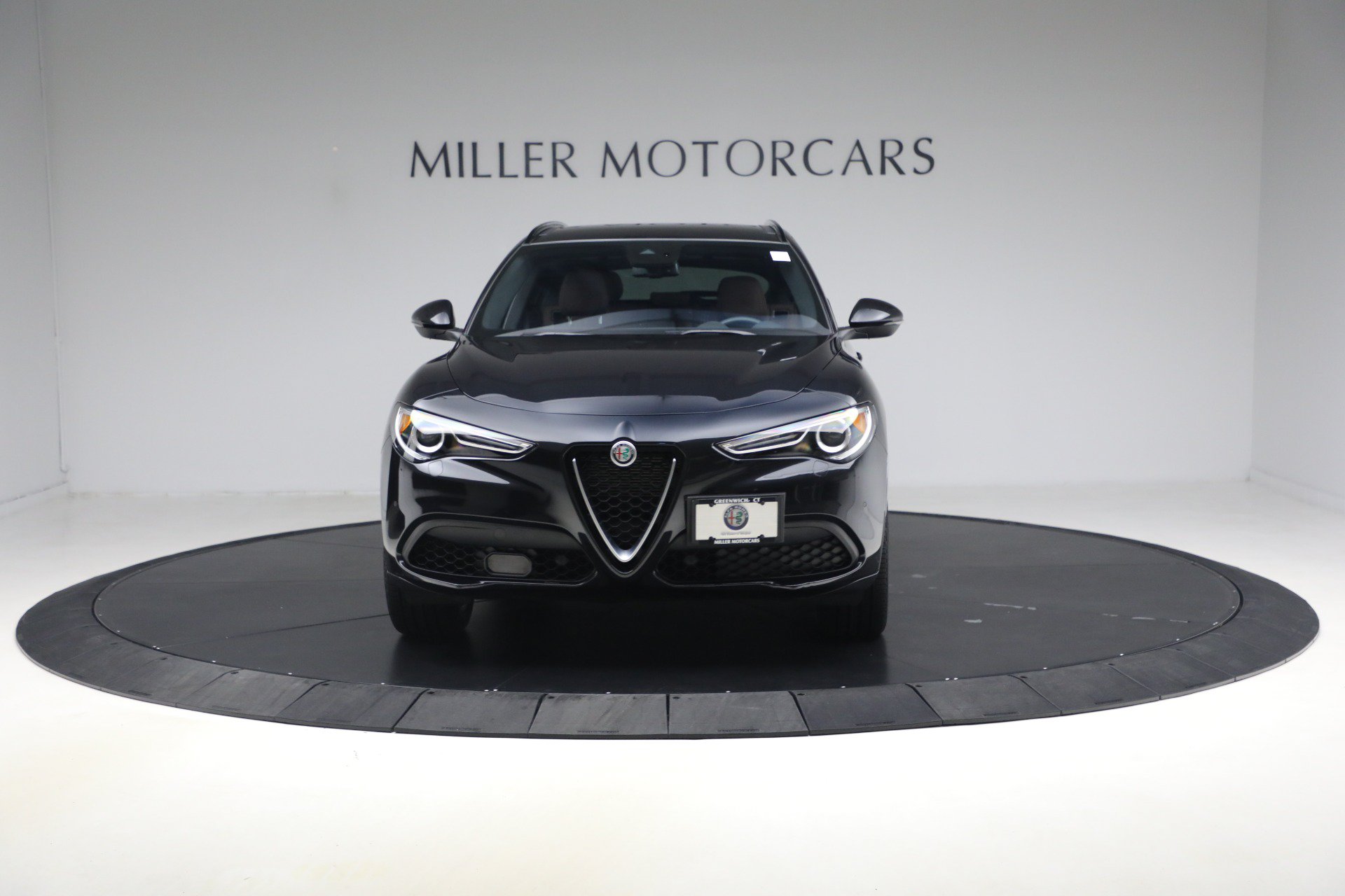 Used 2023 Alfa Romeo Stelvio Ti AWD/4WD image 14